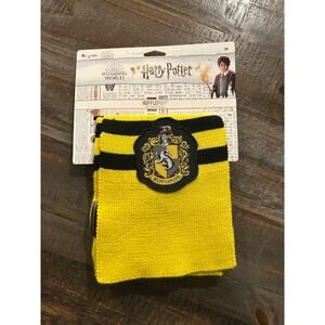 NWT Harry Potter Hufflepuff Embroidered Crest Yellow Black Stripe Hogwarts House